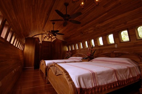 Airplane Hotel | Fubiz™