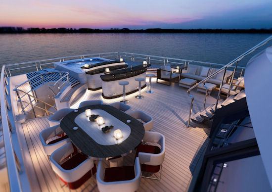 red-square-luxury-yacht3