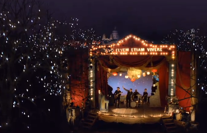 Coldplay – Christmas Lights