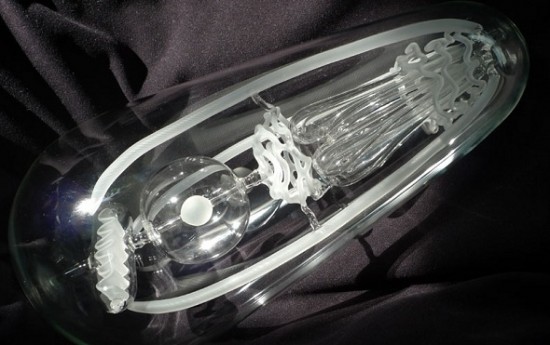 harmful-viruses-made-of-beautiful-glass5 harmful-viruses-made-of-beautiful-glass5