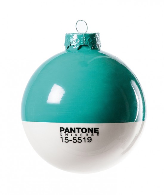 Pantone Xmas ball 15-5519