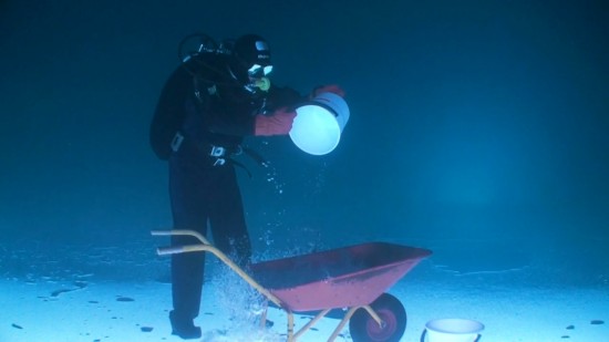 fishing-under-ice1