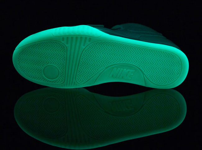 nike air yeezy 2 black