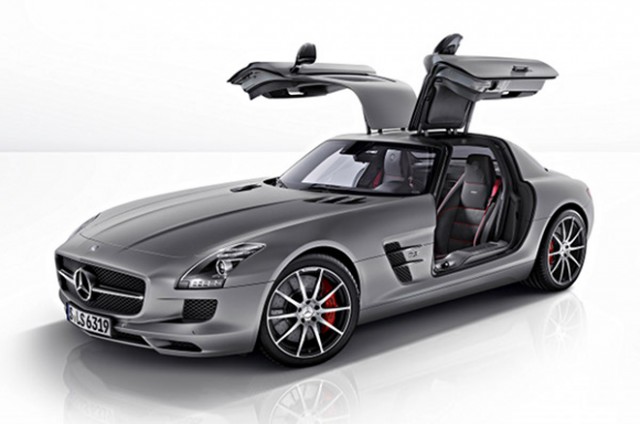 http://www.fubiz.net/wp-content/uploads/2012/06/2013-Mercedes-Benz-SLS-AMG-GT-1-640x424.jpg