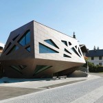 Machne Building11