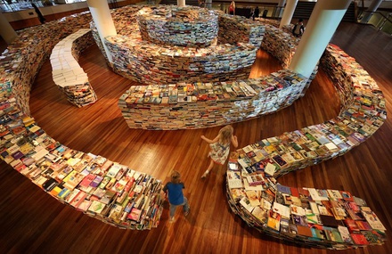 Labyrinth Made from 250 000 Books