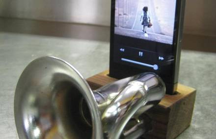 iPhone trumpet amplifier