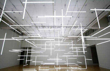 Enthralling Installation Composed of 200 Suspended Fluorescent Tubes