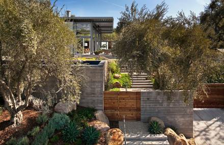 Flexible Planning of Montecito Residence by Barton Myers Associates