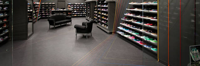 run around sneaker store