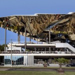 Sculptural Metallic leaves in Barcelona3