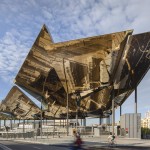 Sculptural Metallic leaves in Barcelona5