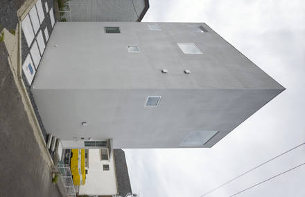 House in Nishiochiai by Suppose Design Studio