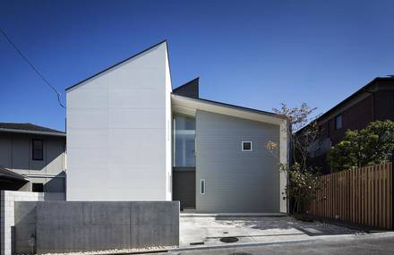 House in Momoyamadai by NRM Architects Office