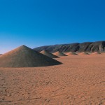 Monumental Land Art Installation in the Sahara 9