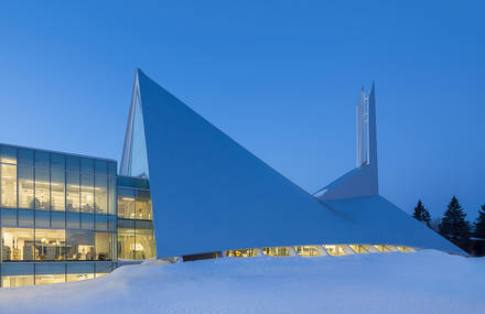 Church Converted in Library in Quebec