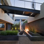 GreyhouseinLA-1