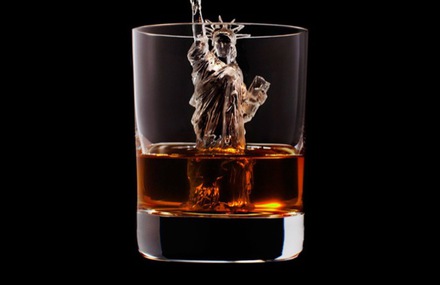 3D Ice Cubs in Whisky Glass