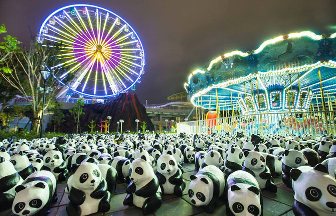 1600 Pandas in Hong Kong