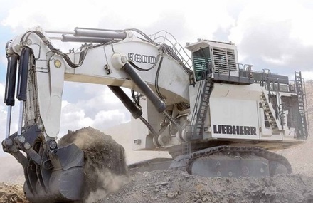 World’s Largest Mining Excavator – Liebherr R-9800
