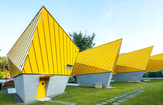 Asymmetric Vivid Yellow Pavillon