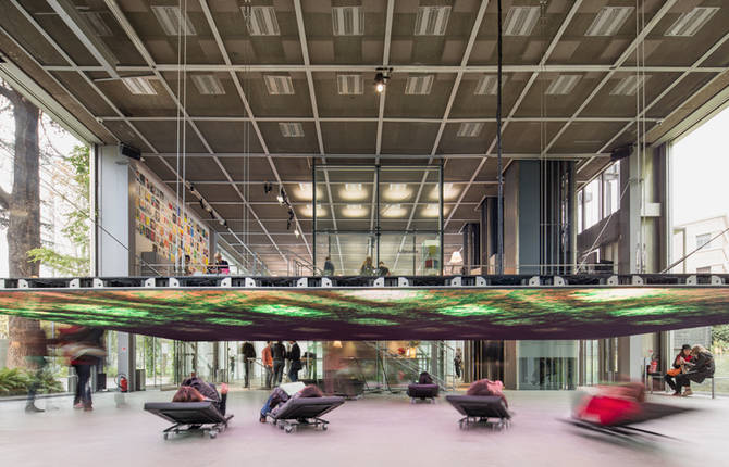 LED Screen Installation in Cartier Foundation
