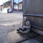 Miniature Sculptures in City Photography_8