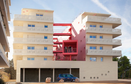 Red Housing by Pietri Architectes