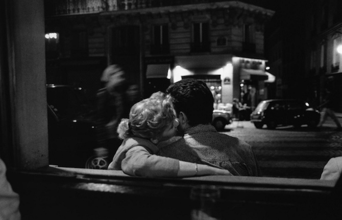 Black and White Couples Photography in Paris
