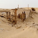 Abandoned Stars Wars Decoration Sets In The Desert_4