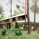 Reflective Home with Mirrored Facades_2