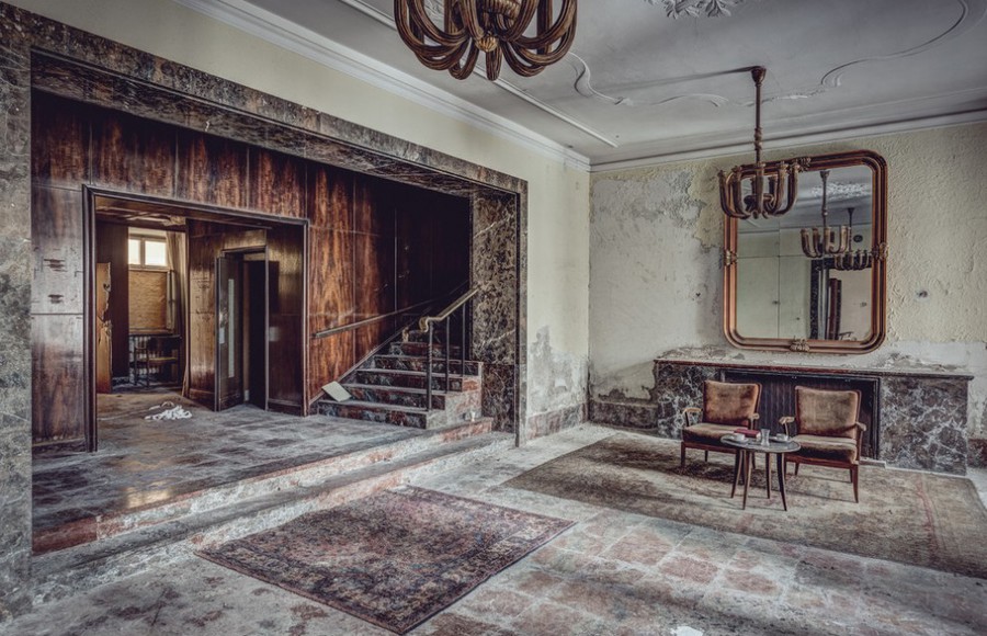 The World Grandest Abandoned Hotels