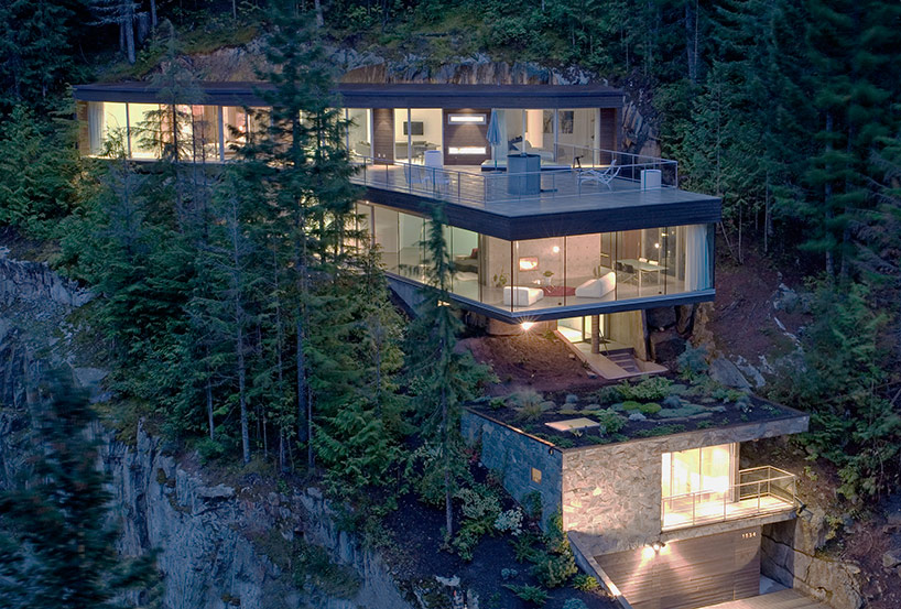 The Khyber Ridge House Into A Cliff_0