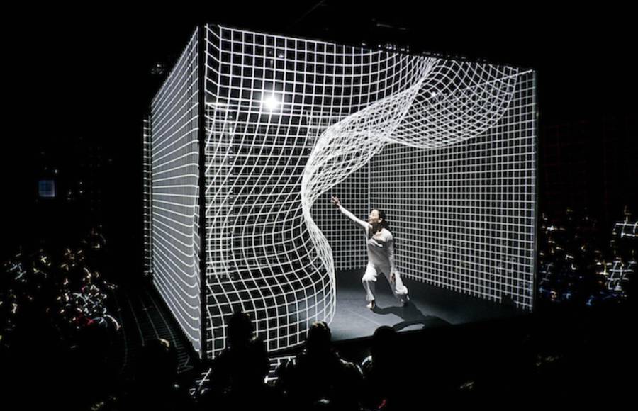 Dancing in a Projection-Mapped Cube