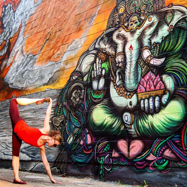 Yoga Poses With Street Art Graffiti Fubiz Media