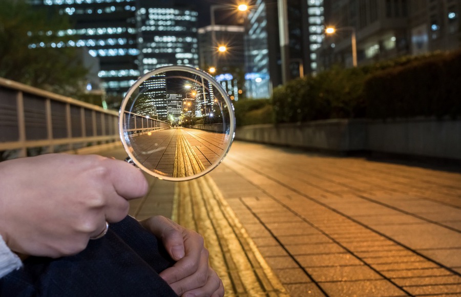 Blurred Cityscapes with a Magnifying Glass