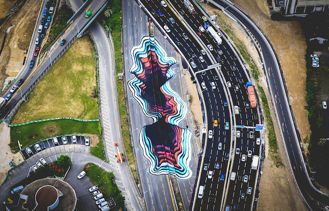 3D Effect Portal Formed on a Parisian Highway