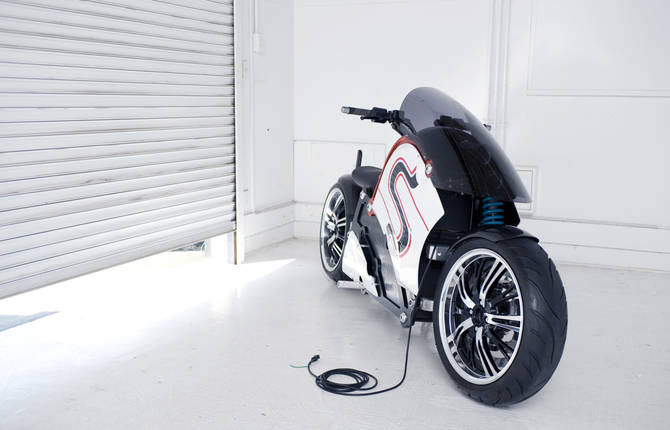 Low Riding Electric Motorcycle