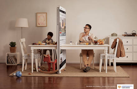 Campaign Shows Loneliness Caused by Smartphones