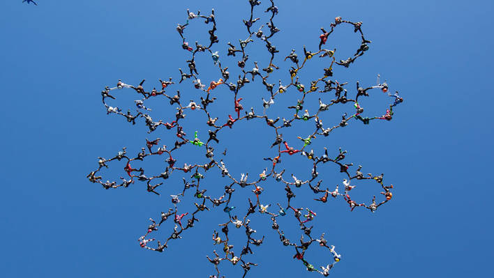 164 Upside Down Skydivers Smash World Record