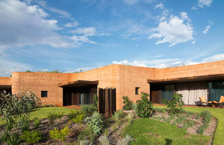 Sandy Clay and Gravel Residences in Australia