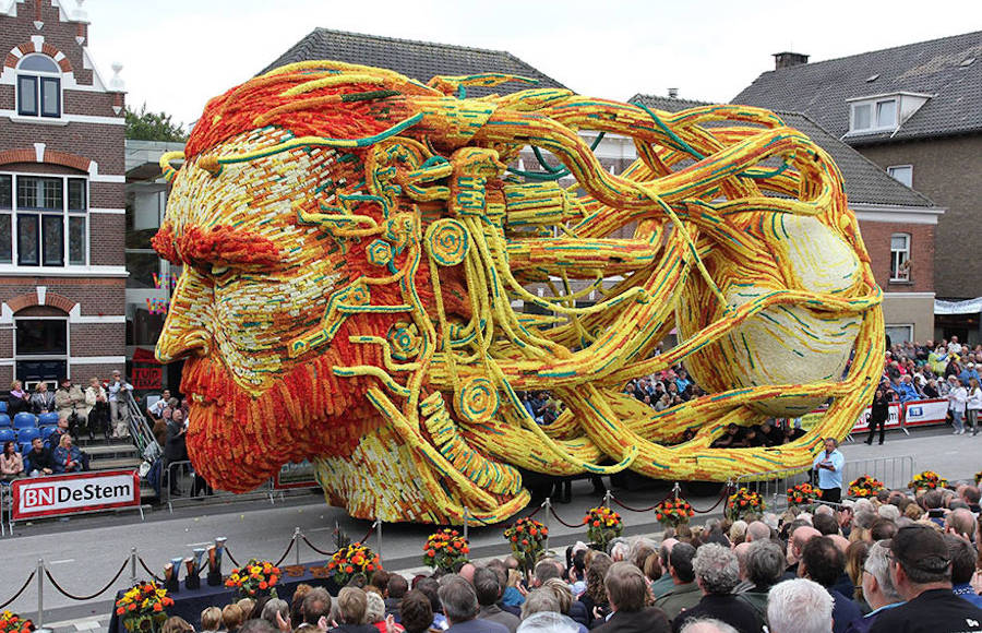 Amazing Flower Sculptures Parade