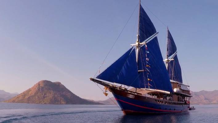One Week on a Phinisi ship in Komodo Islands