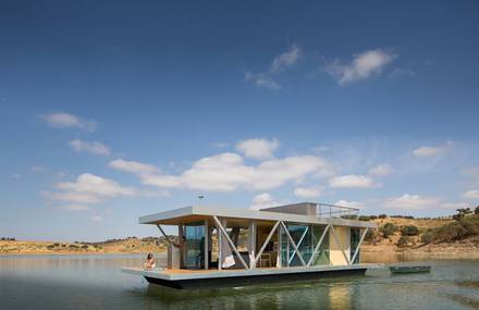 Modular Floating Cabin