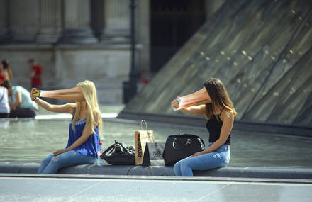 Photographs Showing Dependence to Smartphones