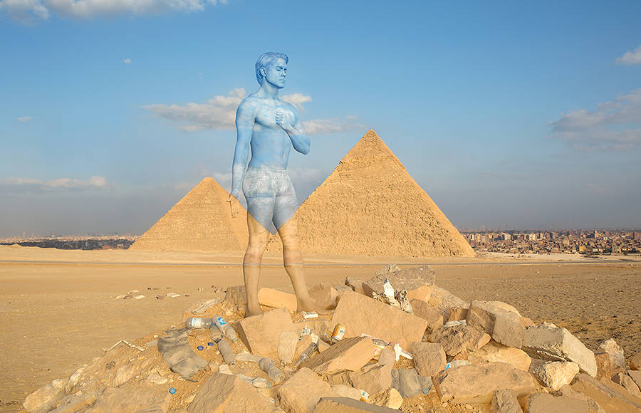 Stunning Body Painting Before the Seven Wonders of the World