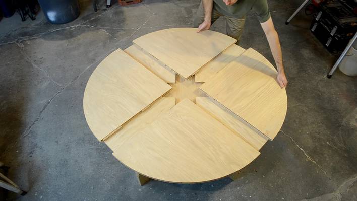 Expanding Wooden Table