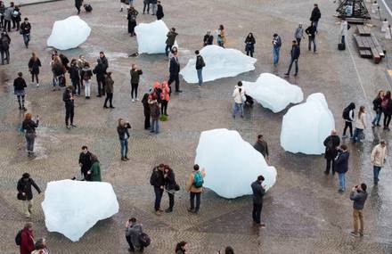 Icebergs in Paris to Raise Climate Change Issue