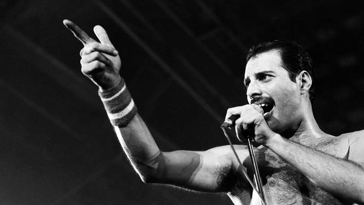 Freddie Mercury ‘We Are The Champion’ A Capella Concert Mashup