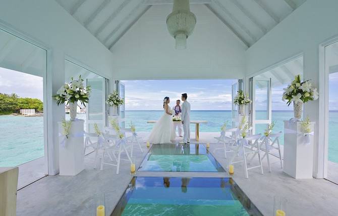 Hotel in Maldives with an Overwater Wedding Pavilion